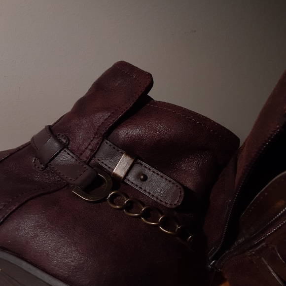 AD705 8-1/2 Bear Traps, Hilarie. Pre owned. Good shape. - Picture 8 of 8